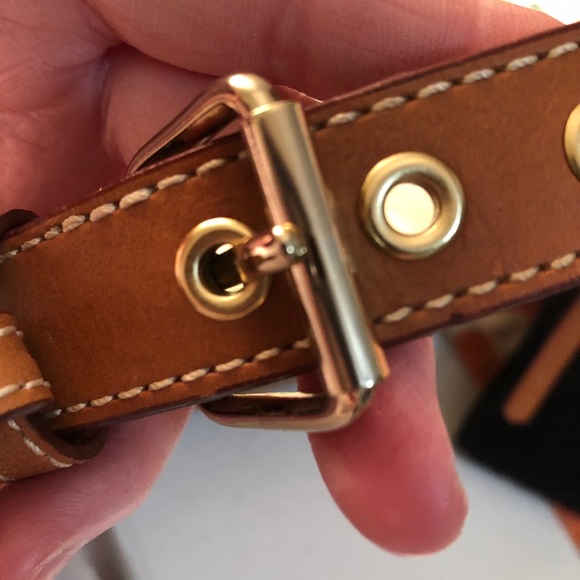 Dooney and Bourke bucket green signature - Picture 3 of 9